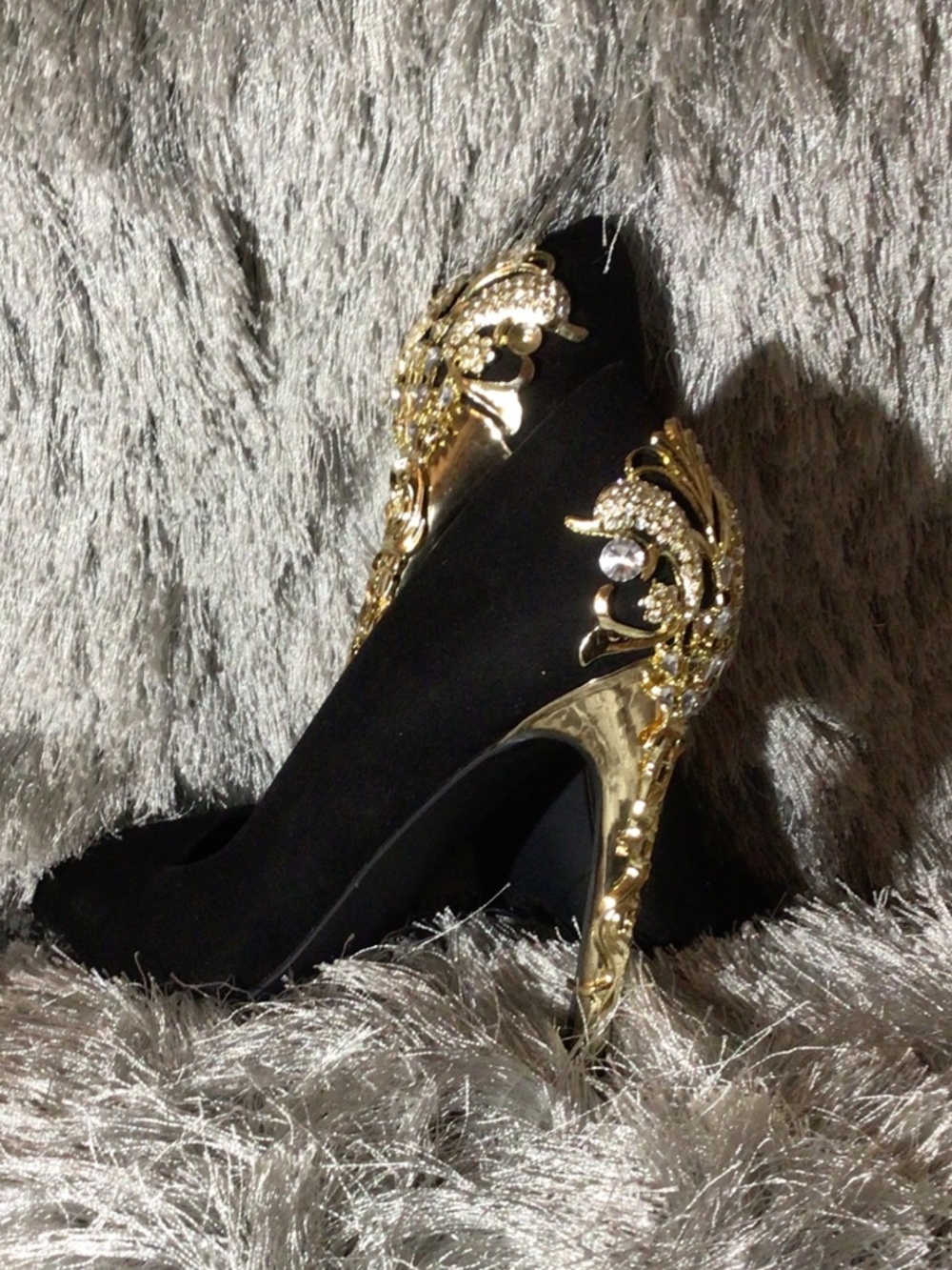 Black pointed toe Satin suede golden rose emblemed heel shoe - Picture 8 of 13
